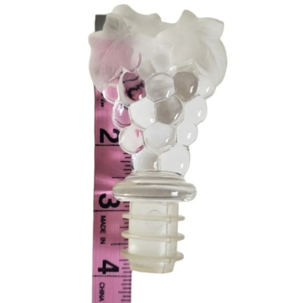 Clear Bunch of Grapes Wine Topper